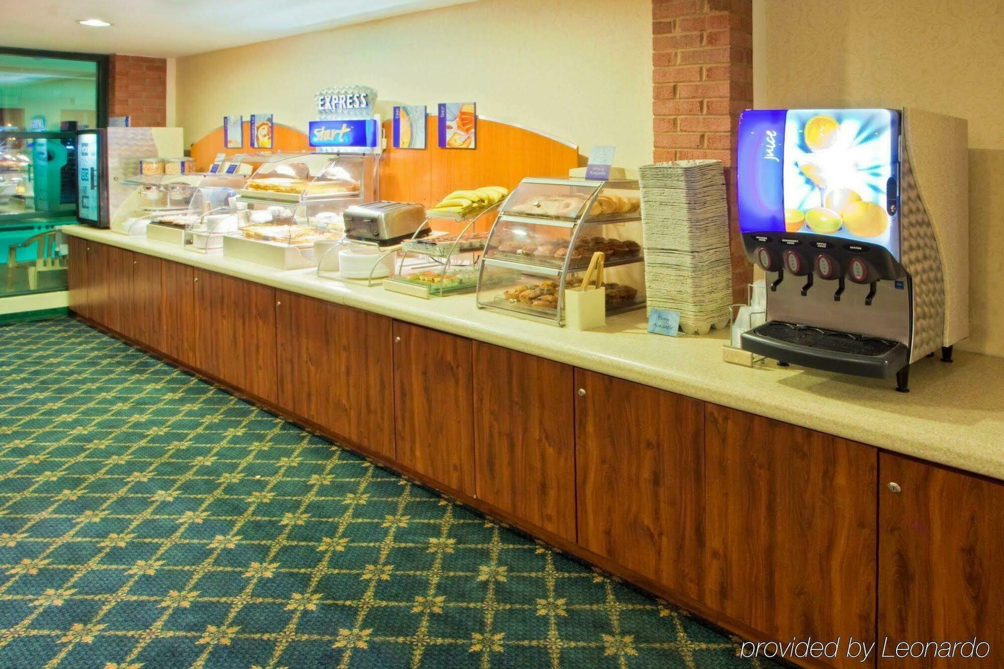 Holiday Inn Express Cambridge Restaurante foto